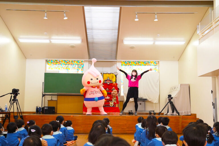 グリーティングショーでみんなを笑顔に