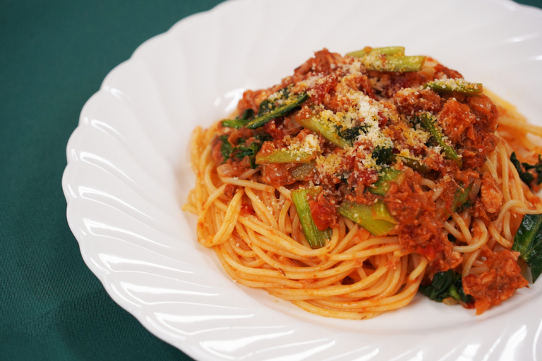 小松菜とサバのトマトソースパスタ