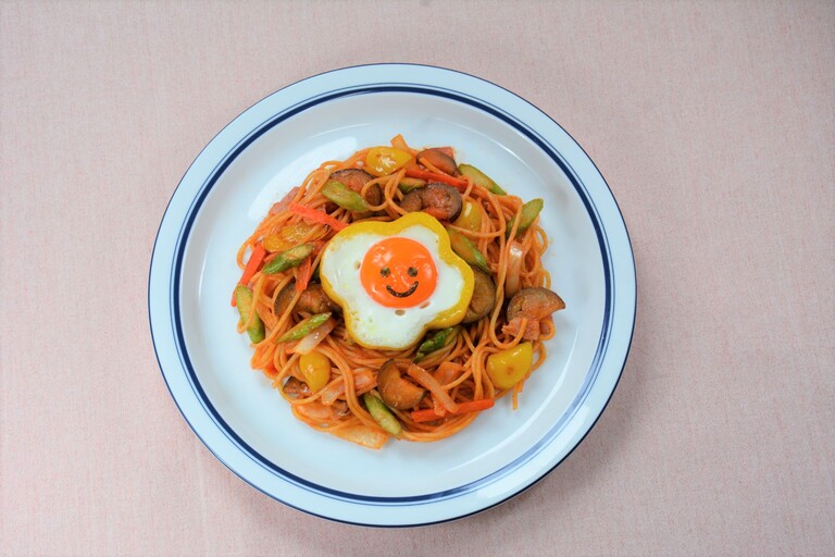 カラフル野菜のにっこりナポリタン