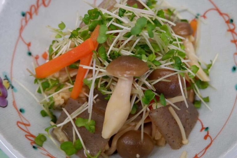 第９回えどがわおいしいメニューグランプリレシピ紹介『きのこと人参こんにゃくのみそ炒め』